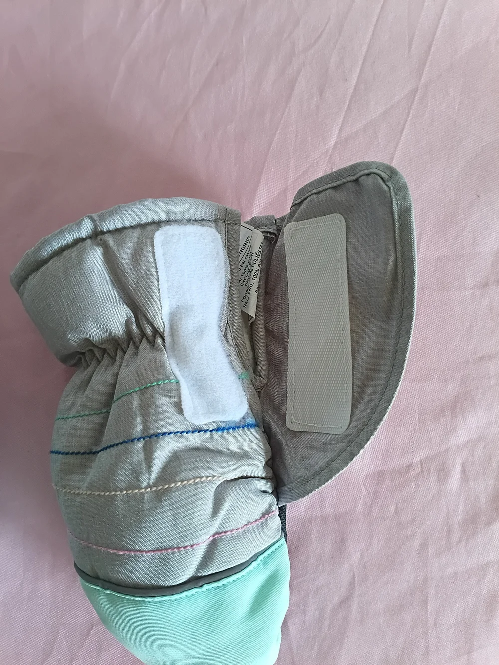 Swiss Tech Kids Mittens - Gray with Mint Toe One Size
